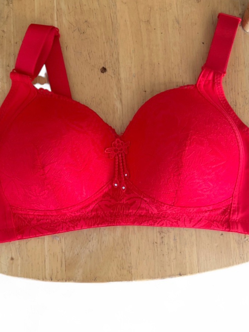 Women's Red Lace Full-Coverage Bra - Elegant Support